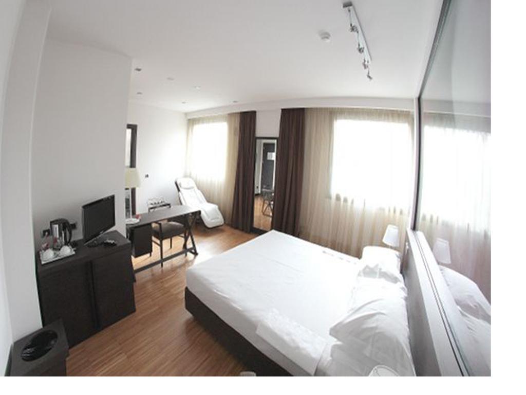 Postumia Hotel Design Oderzo Exteriör bild
